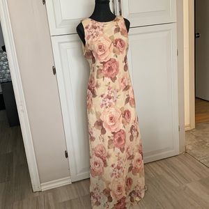 Maxi floral dress